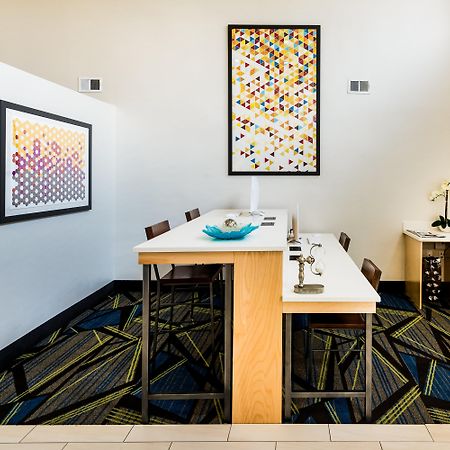 Holiday Inn Express & Suites Charlotte Arpt-Belmont By Ihg Esterno foto