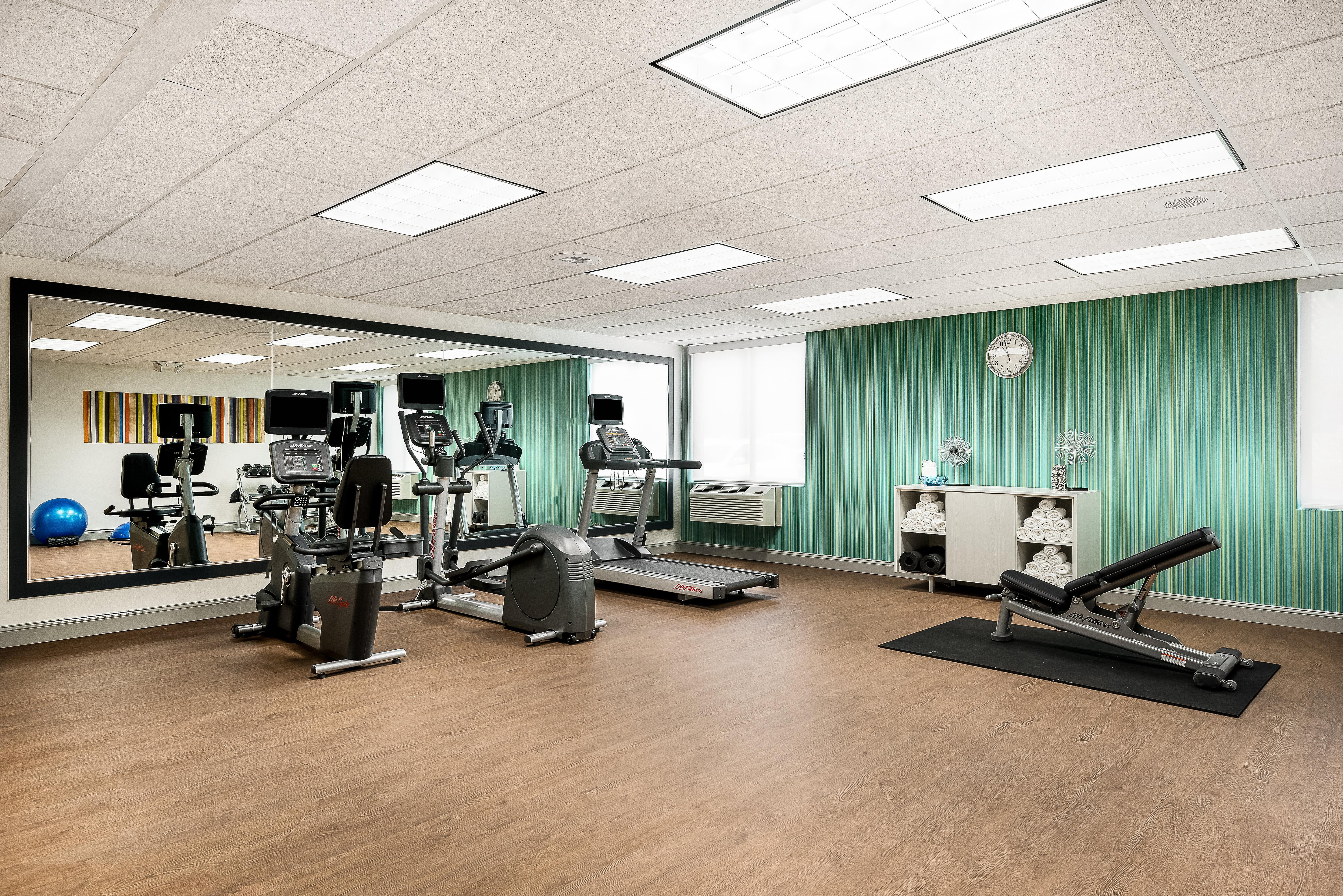 Holiday Inn Express & Suites Charlotte Arpt-Belmont By Ihg Esterno foto