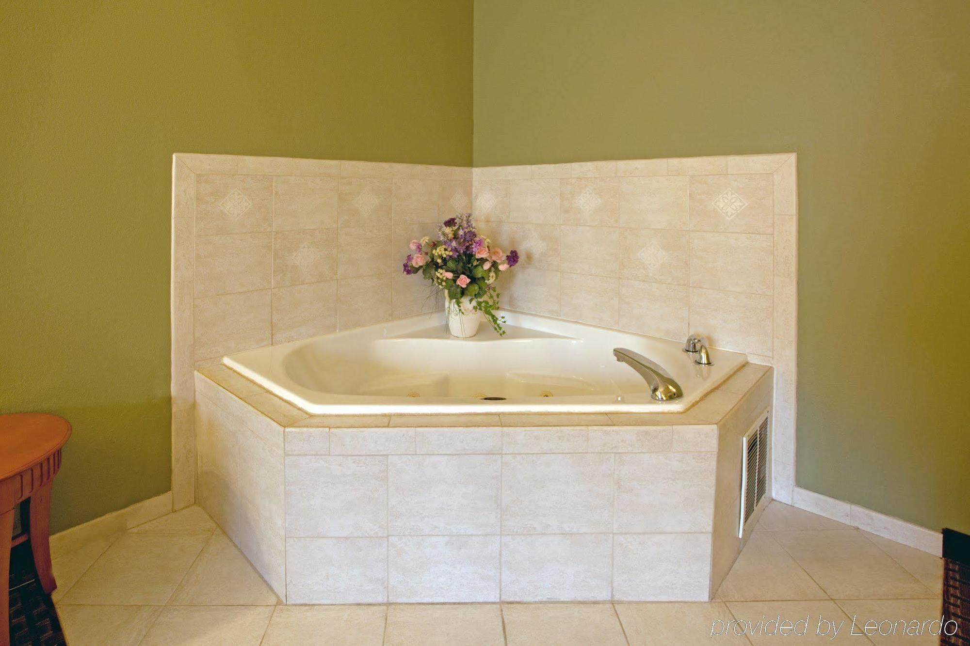 Holiday Inn Express & Suites Charlotte Arpt-Belmont By Ihg Camera foto